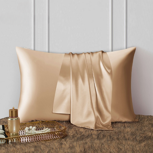 Taie d’oreiller en soie beige champagne avec foulard assorti – literie de luxe pour peau et cheveux