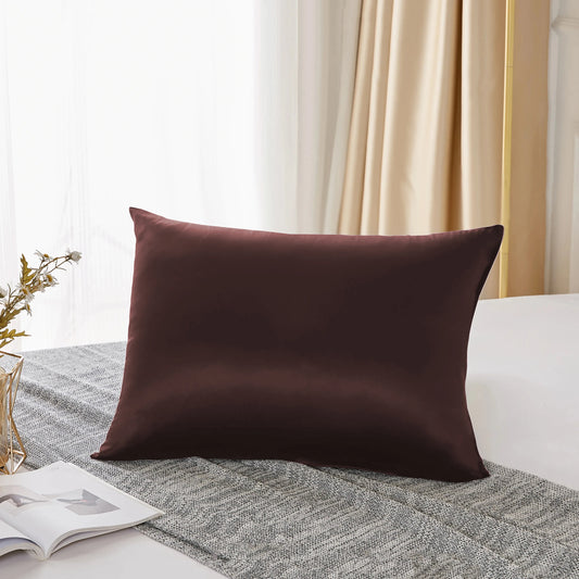 Taie d’oreiller en soie chocolat – housse haut de gamme au toucher soyeux et à la brillance élégante, idéale pour un sommeil réparateur et la préservation des cheveux et de la peau